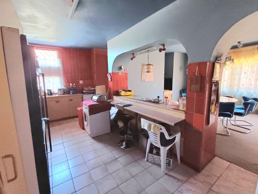 9 Bedroom Property for Sale in Laudium Ext 3 Gauteng