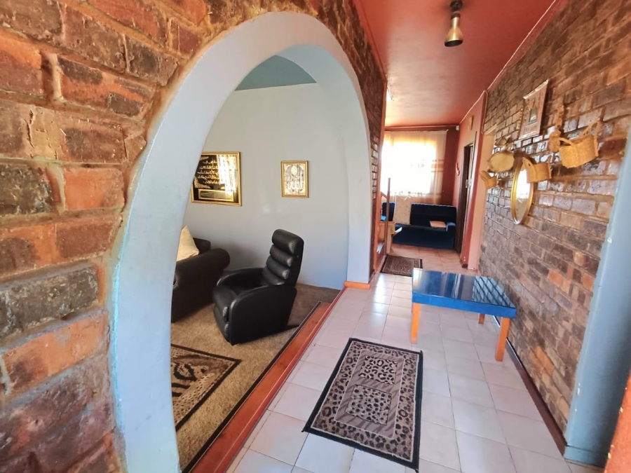 9 Bedroom Property for Sale in Laudium Ext 3 Gauteng