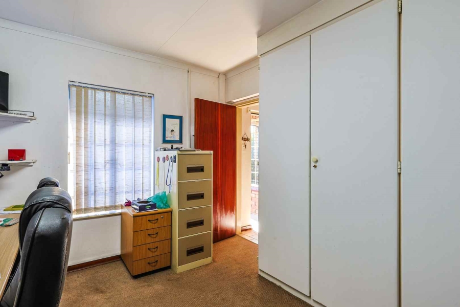 4 Bedroom Property for Sale in Faerie Glen Gauteng