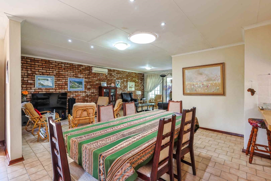 4 Bedroom Property for Sale in Faerie Glen Gauteng