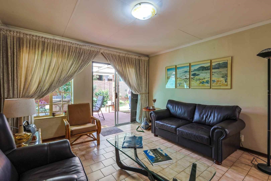 4 Bedroom Property for Sale in Faerie Glen Gauteng