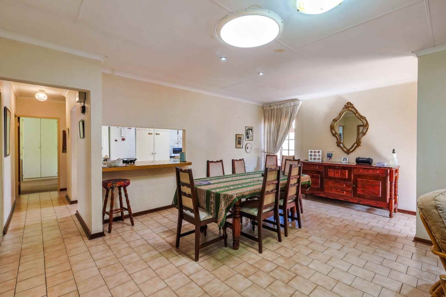 4 Bedroom Property for Sale in Faerie Glen Gauteng