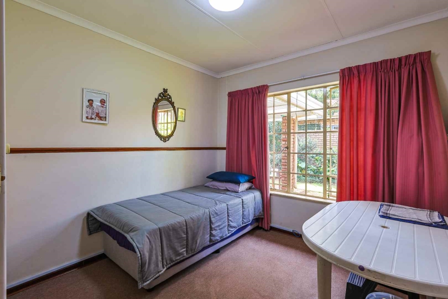 4 Bedroom Property for Sale in Faerie Glen Gauteng