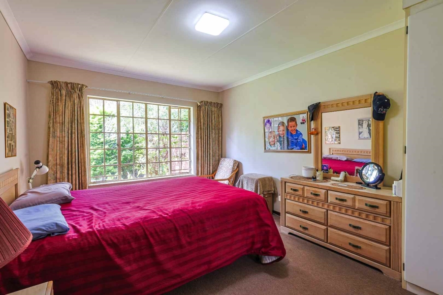 4 Bedroom Property for Sale in Faerie Glen Gauteng