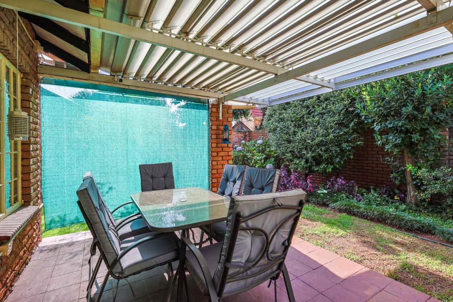 4 Bedroom Property for Sale in Faerie Glen Gauteng