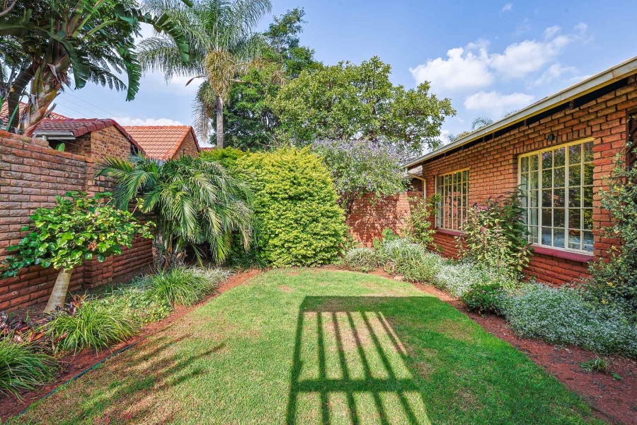 4 Bedroom Property for Sale in Faerie Glen Gauteng