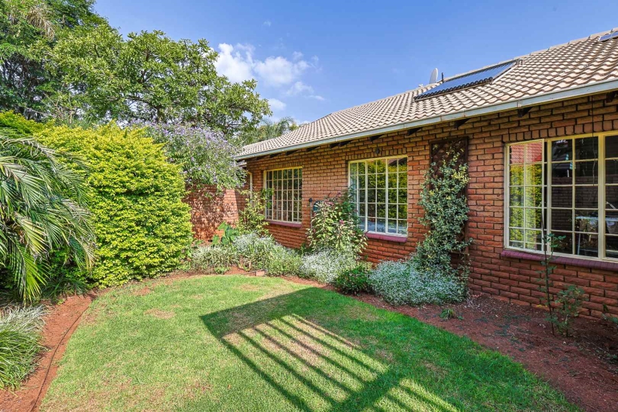 4 Bedroom Property for Sale in Faerie Glen Gauteng