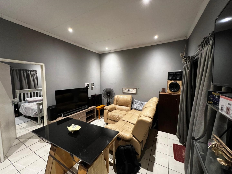 To Let 1 Bedroom Property for Rent in Ferndale Gauteng