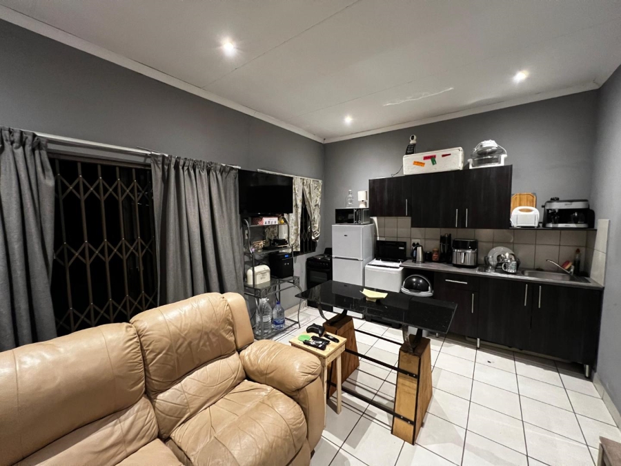 To Let 1 Bedroom Property for Rent in Ferndale Gauteng