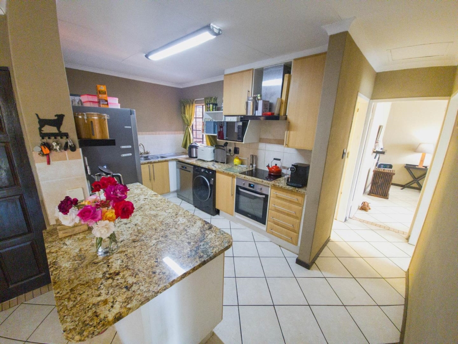 To Let 2 Bedroom Property for Rent in Mooikloof Gauteng