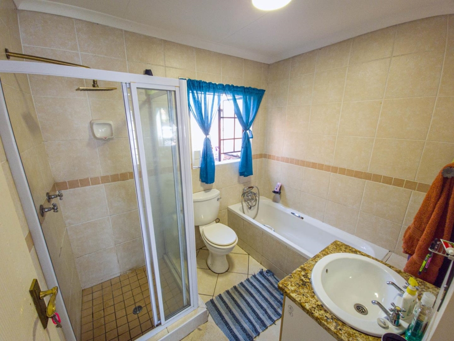 To Let 2 Bedroom Property for Rent in Mooikloof Gauteng