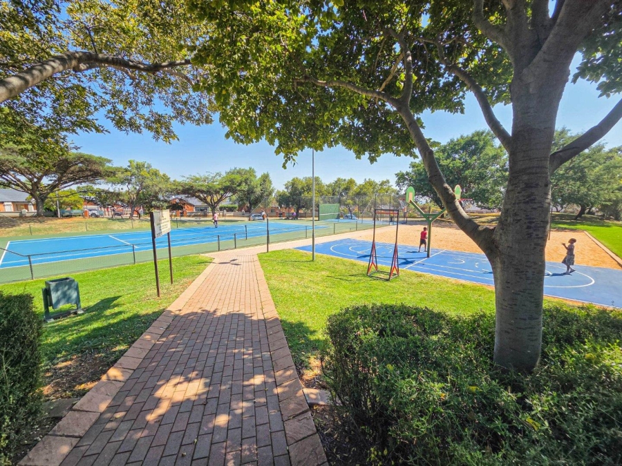 To Let 2 Bedroom Property for Rent in Mooikloof Gauteng