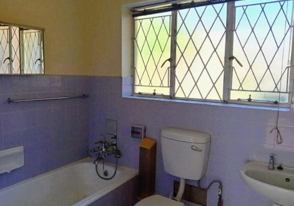 To Let 4 Bedroom Property for Rent in Lombardy East Gauteng