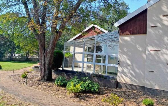 To Let 4 Bedroom Property for Rent in Lombardy East Gauteng