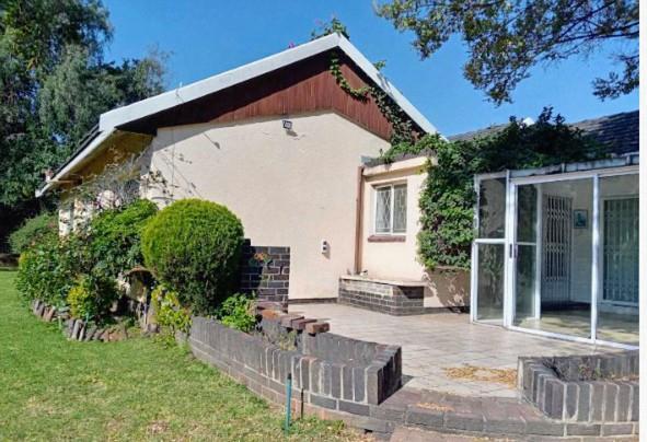 To Let 4 Bedroom Property for Rent in Lombardy East Gauteng