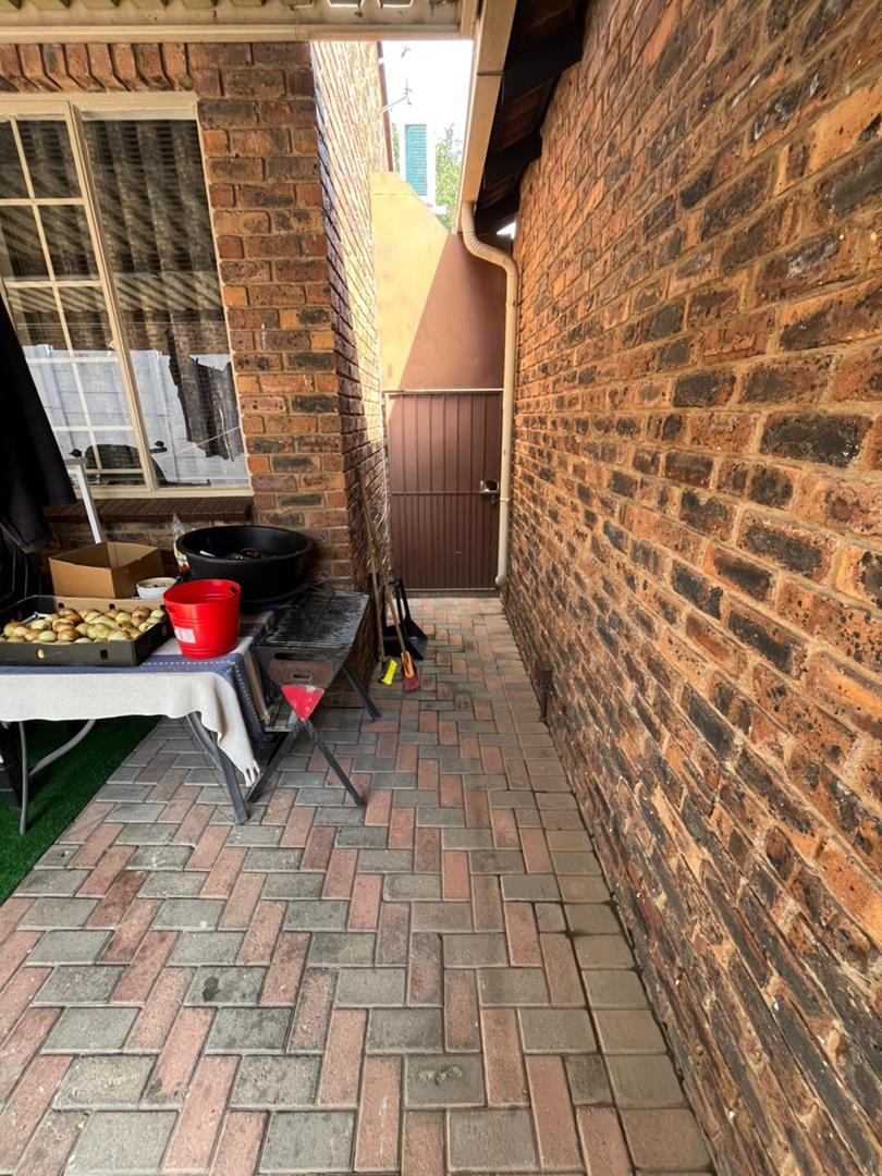 To Let 2 Bedroom Property for Rent in The Reeds Gauteng