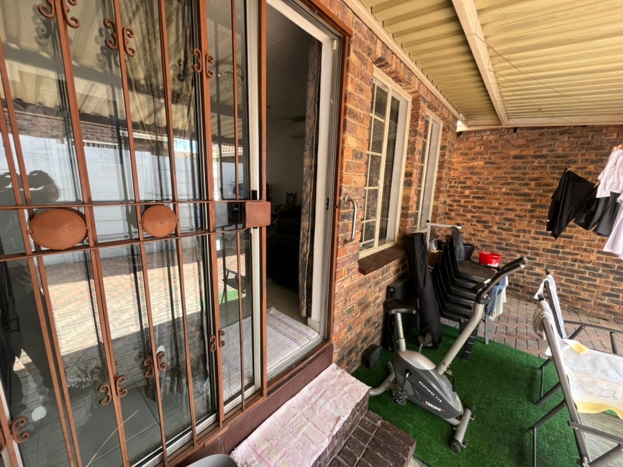 To Let 2 Bedroom Property for Rent in The Reeds Gauteng