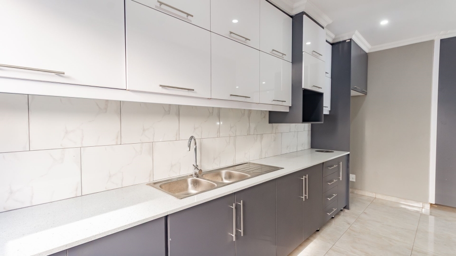 4 Bedroom Property for Sale in Zambezi Manor Lifestyle Estate Gauteng