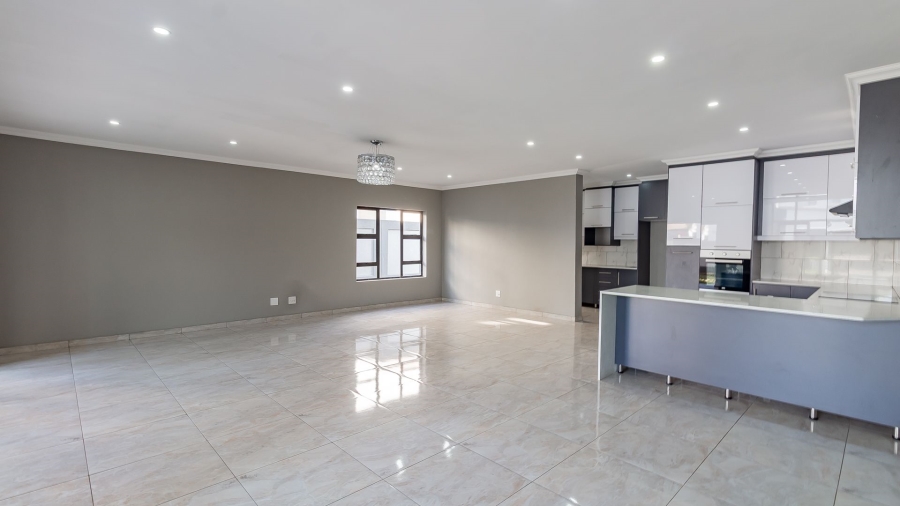 4 Bedroom Property for Sale in Zambezi Manor Lifestyle Estate Gauteng