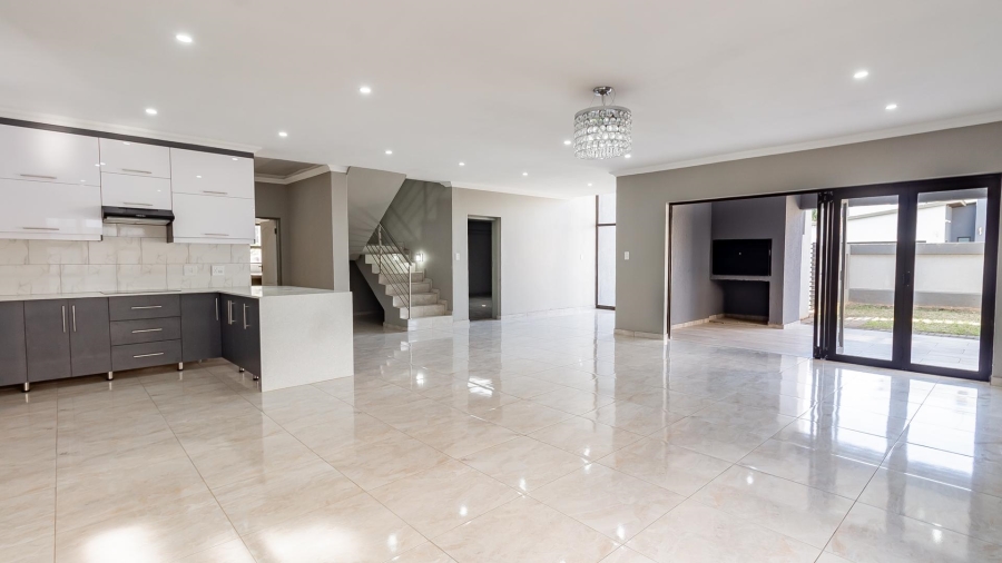 4 Bedroom Property for Sale in Zambezi Manor Lifestyle Estate Gauteng