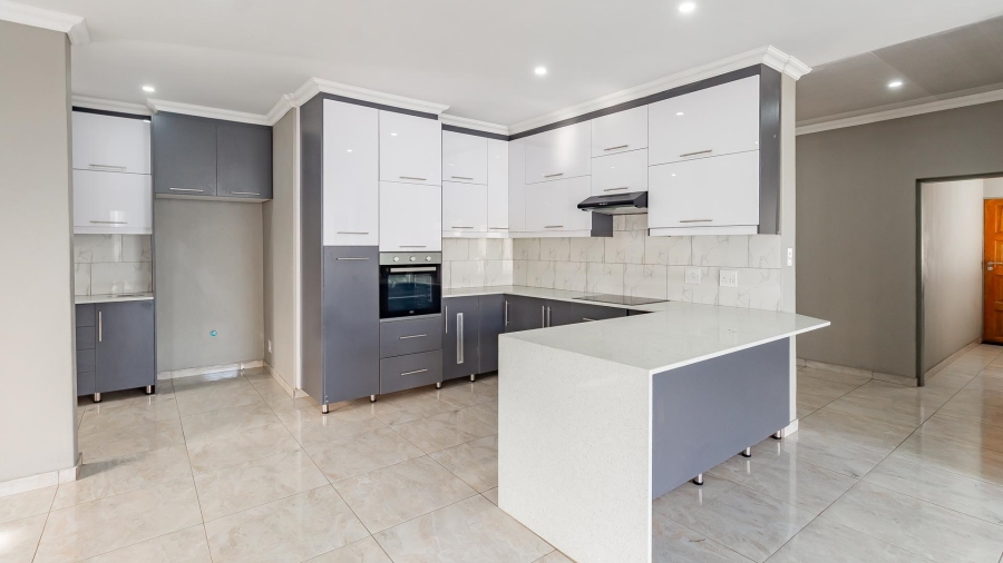 4 Bedroom Property for Sale in Zambezi Manor Lifestyle Estate Gauteng