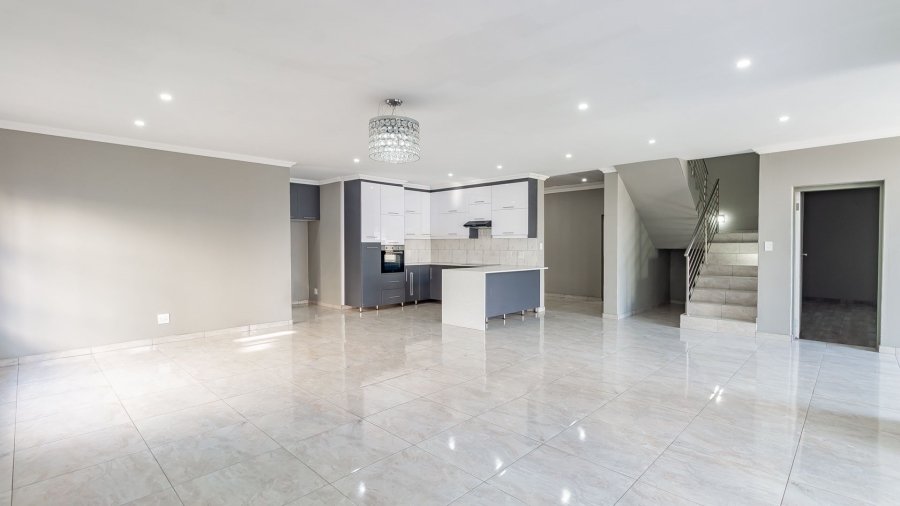 4 Bedroom Property for Sale in Zambezi Manor Lifestyle Estate Gauteng