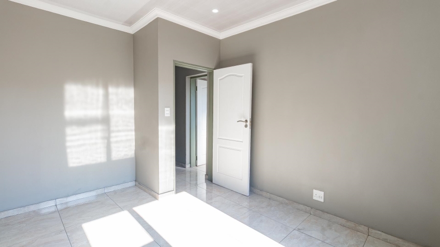 4 Bedroom Property for Sale in Zambezi Manor Lifestyle Estate Gauteng