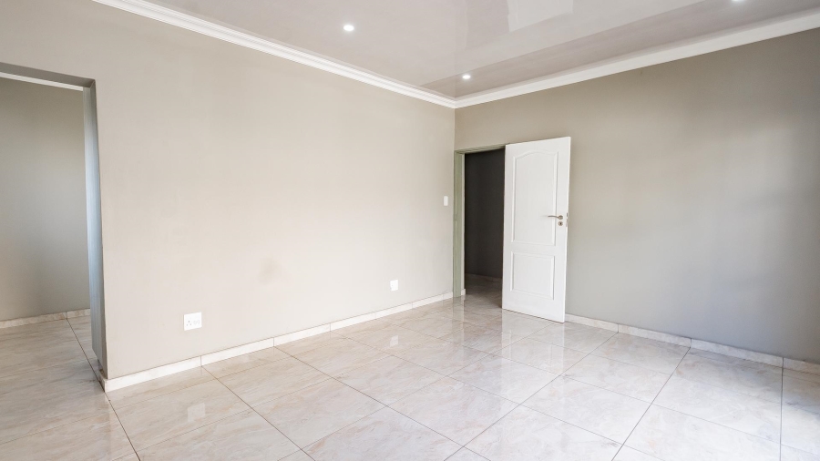 4 Bedroom Property for Sale in Zambezi Manor Lifestyle Estate Gauteng