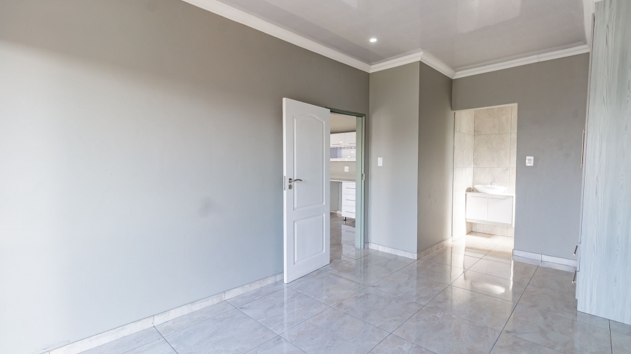 4 Bedroom Property for Sale in Zambezi Manor Lifestyle Estate Gauteng