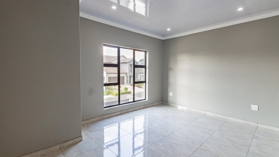 4 Bedroom Property for Sale in Zambezi Manor Lifestyle Estate Gauteng