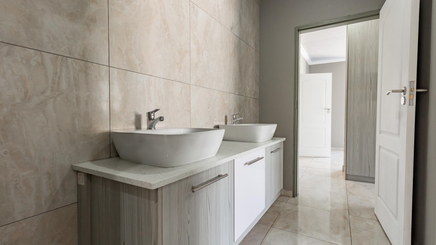 4 Bedroom Property for Sale in Zambezi Manor Lifestyle Estate Gauteng