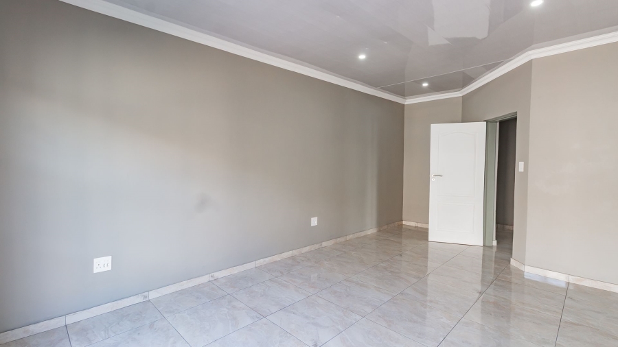 4 Bedroom Property for Sale in Zambezi Manor Lifestyle Estate Gauteng