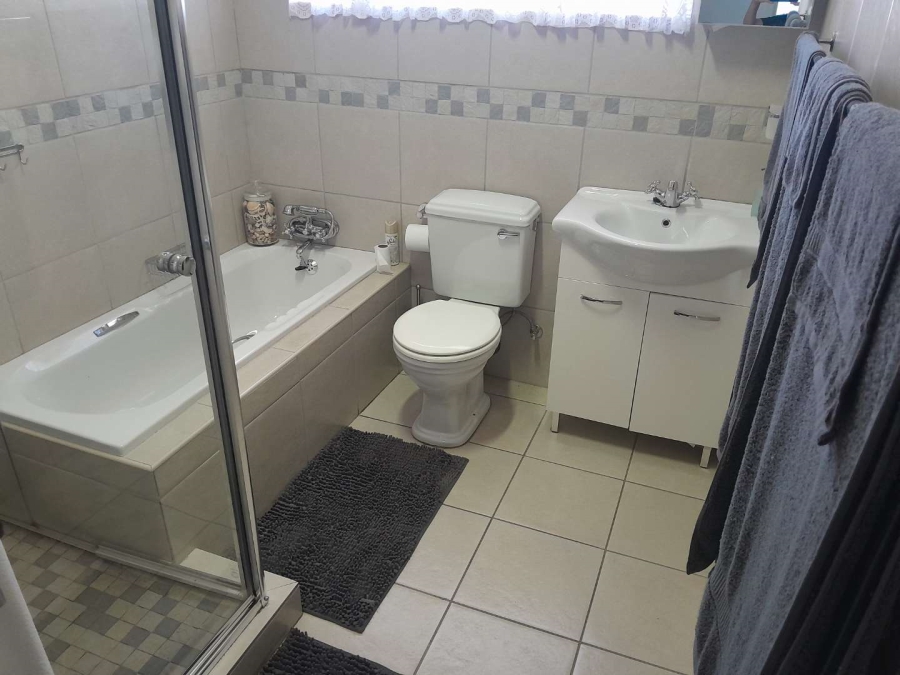 4 Bedroom Property for Sale in Randhart Gauteng