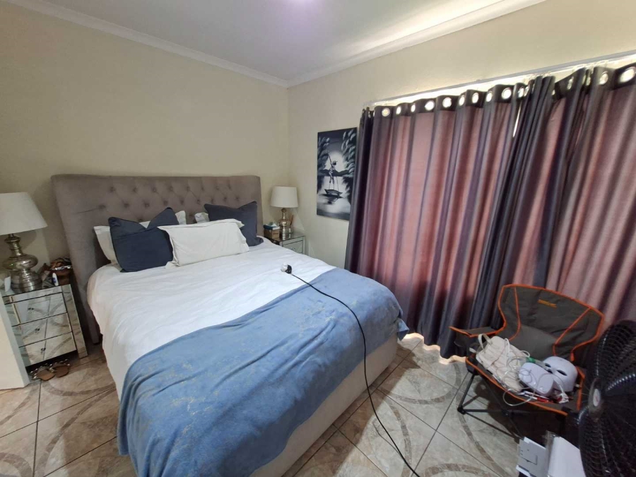 To Let 2 Bedroom Property for Rent in Roodepoort Gauteng