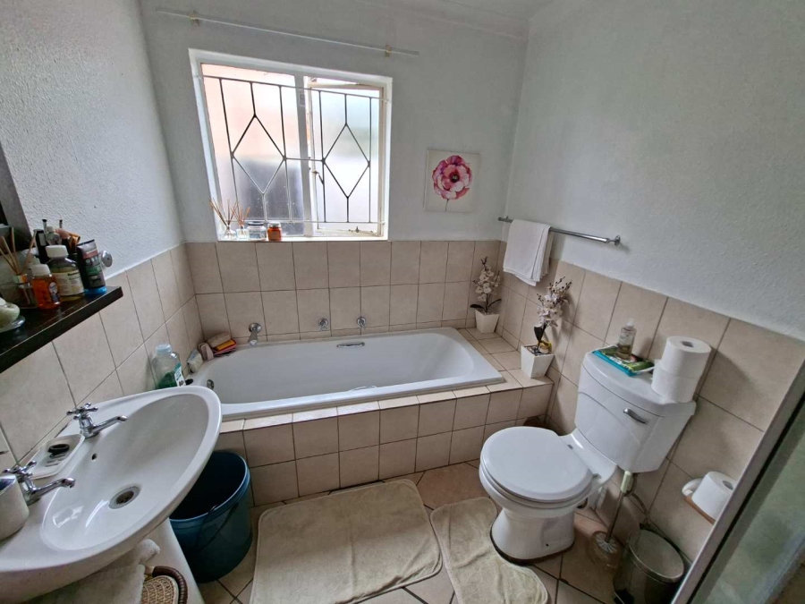 To Let 2 Bedroom Property for Rent in Roodepoort Gauteng