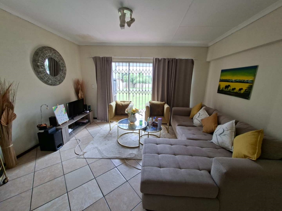 To Let 2 Bedroom Property for Rent in Roodepoort Gauteng