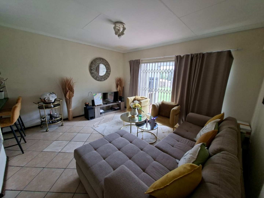 To Let 2 Bedroom Property for Rent in Roodepoort Gauteng