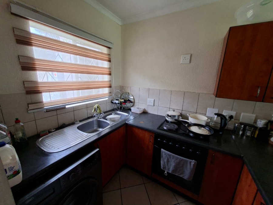 To Let 2 Bedroom Property for Rent in Roodepoort Gauteng