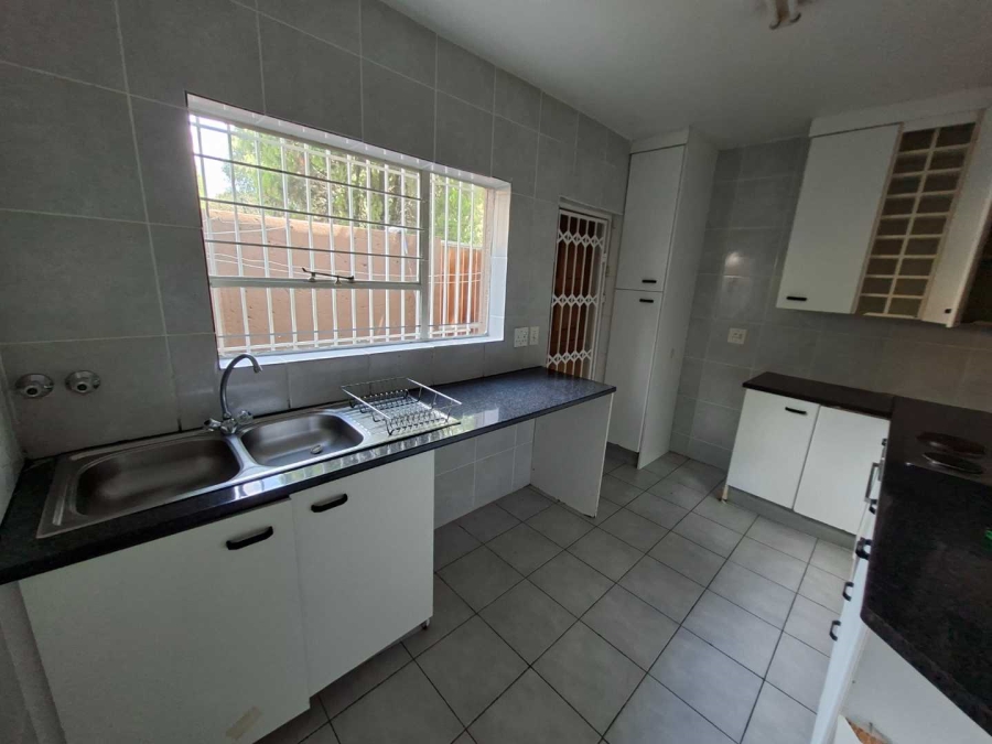 To Let 3 Bedroom Property for Rent in Fourways Gauteng