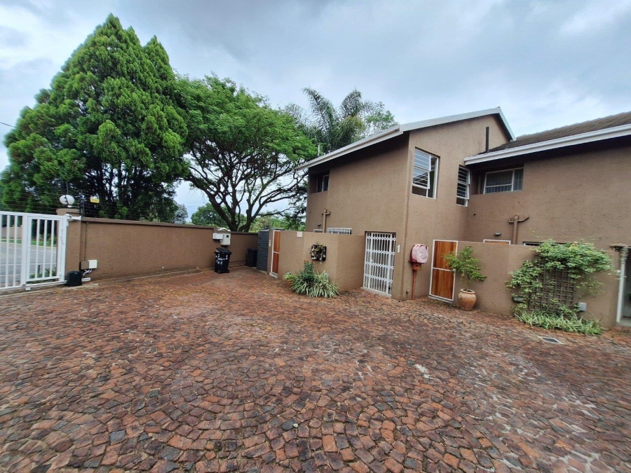 To Let 3 Bedroom Property for Rent in Fourways Gauteng