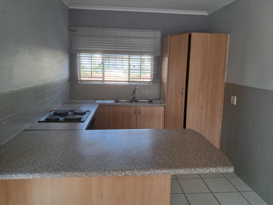 To Let 2 Bedroom Property for Rent in Noordwyk Gauteng
