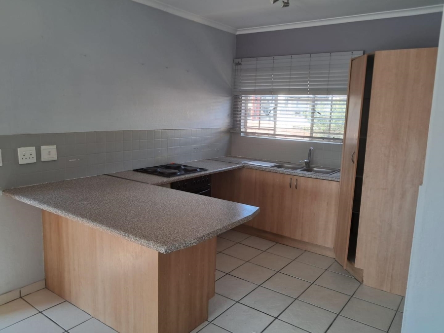 To Let 2 Bedroom Property for Rent in Noordwyk Gauteng