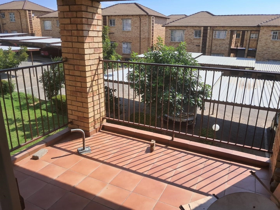 To Let 2 Bedroom Property for Rent in Noordwyk Gauteng