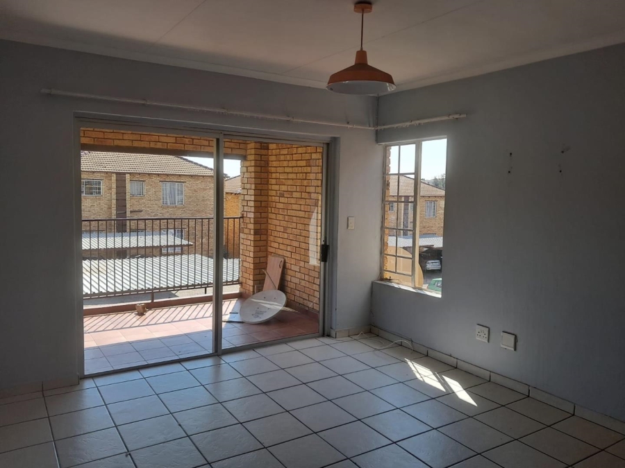 To Let 2 Bedroom Property for Rent in Noordwyk Gauteng