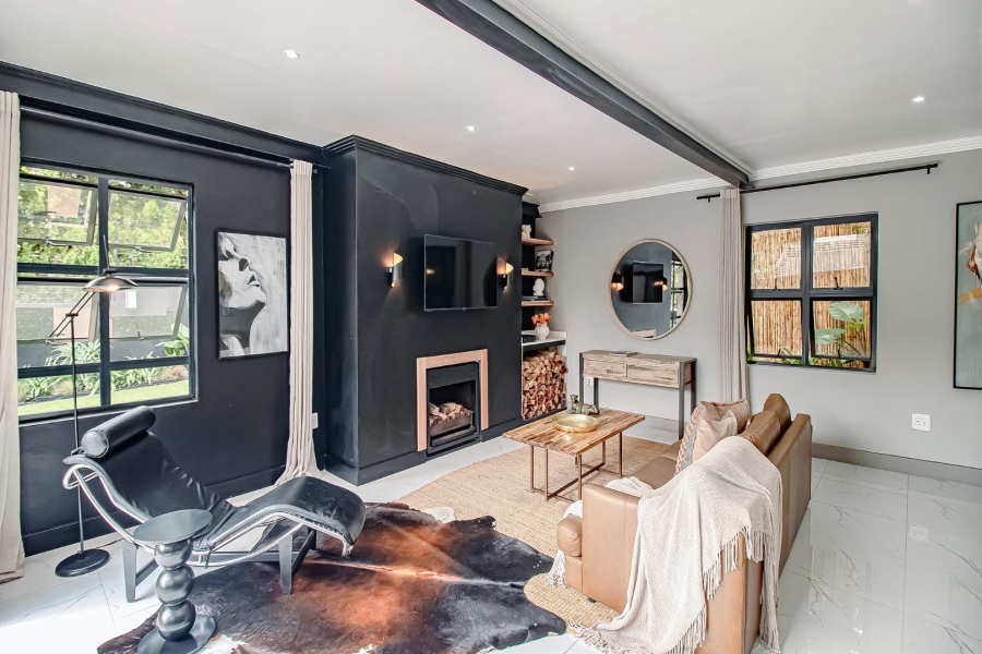 5 Bedroom Property for Sale in Waverley Gauteng