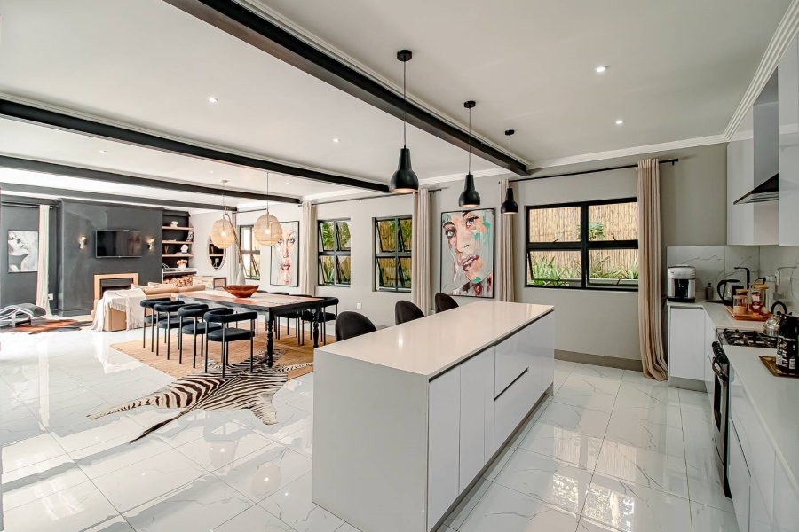 5 Bedroom Property for Sale in Waverley Gauteng