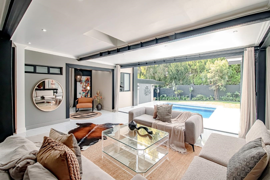 5 Bedroom Property for Sale in Waverley Gauteng