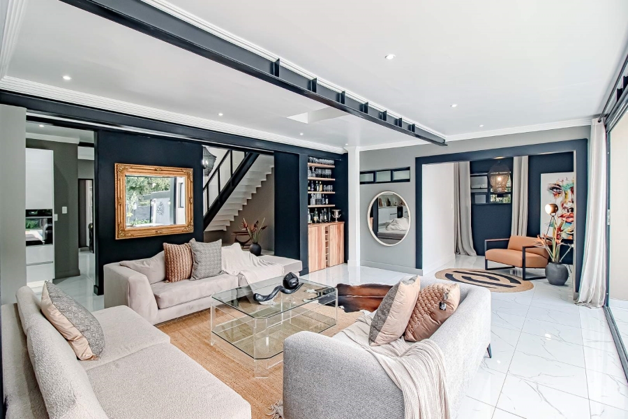 5 Bedroom Property for Sale in Waverley Gauteng