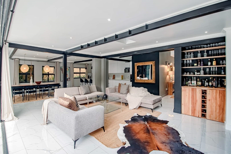 5 Bedroom Property for Sale in Waverley Gauteng