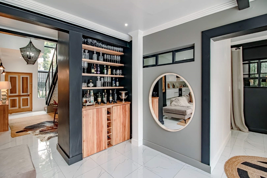 5 Bedroom Property for Sale in Waverley Gauteng